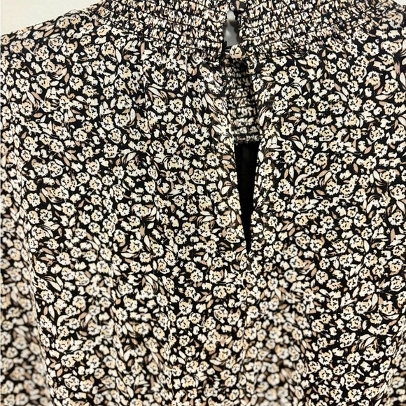 Chic Black and White Floral Midi Dress - Picture 8 of 9